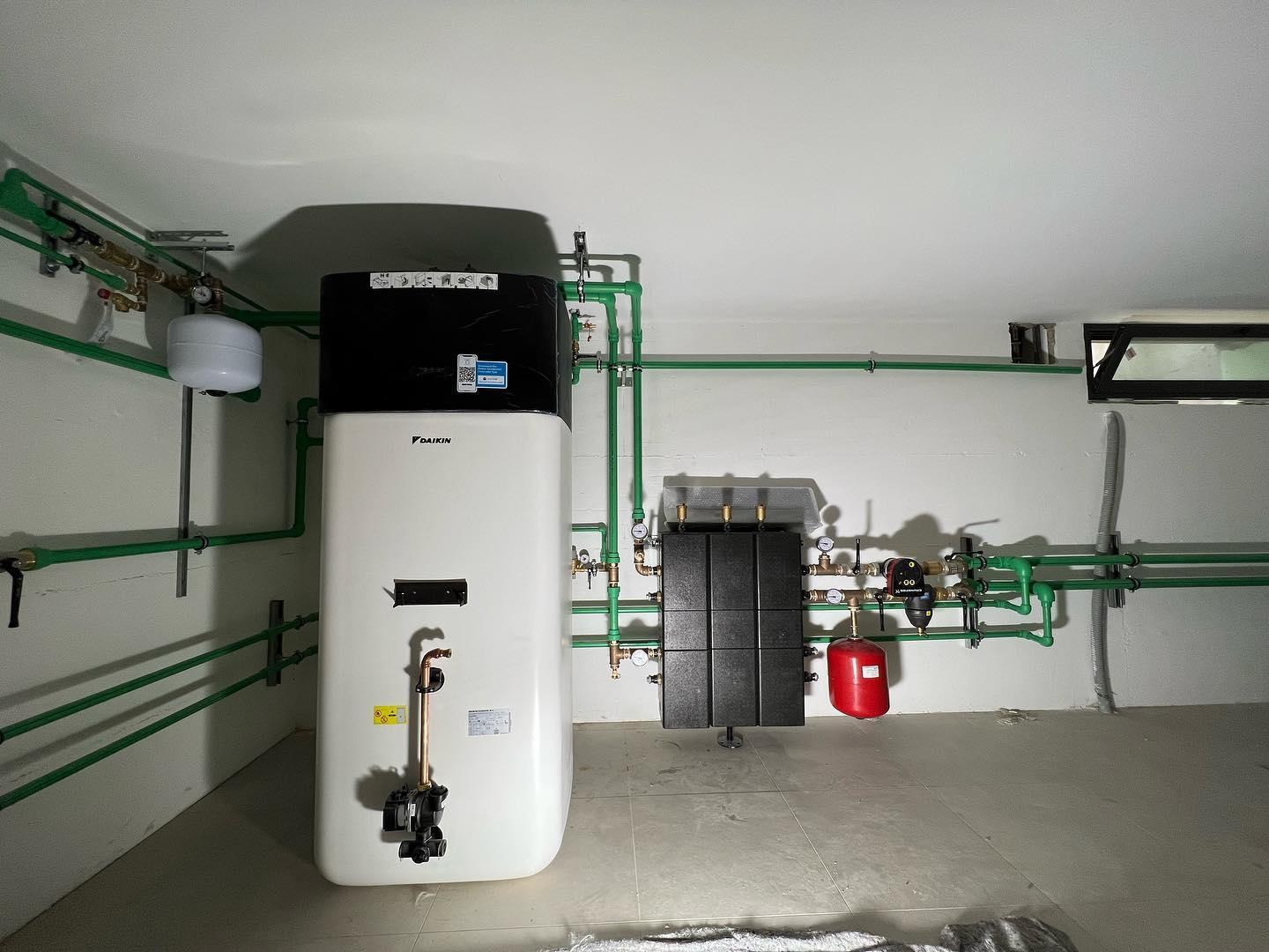 Centrale Villa con accumulo a pompa di calore idrotek impian